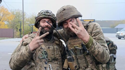 Новини України - Понад 160 діб утримували позицію: Зеленський нагородив двох воїнів