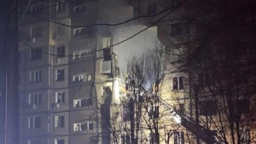 Новини України - Пожежі і поранені: наслідки удару по Дніпру від влади