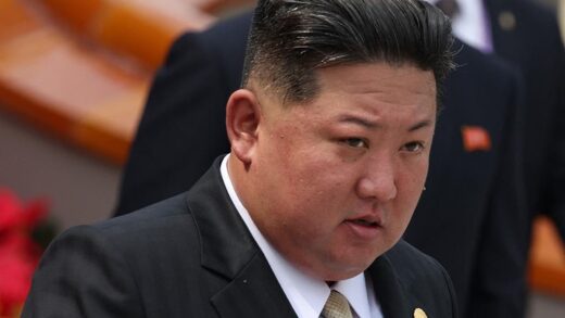 Новини світу - Сеул заявив, що КНДР відправила в РФ п'ять тисяч військових будівельників