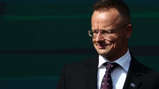 Новини світу - Сіярто зробив заяву про зустріч Трампа і Путіна