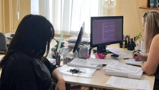 Новини Києва - У Києві судитимуть жінку, яка на кілька днів залишила немовля в квартирі