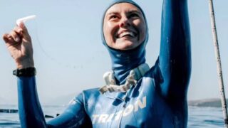 Новини спорту - Українка підкорила рекордну глибину, пірнувши без спорядження