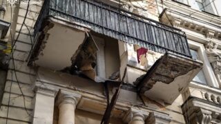 Новини України - В Одесі обвалився балкон, постраждали дві жінки