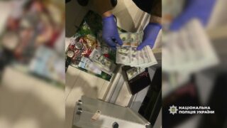 «20 000 доларів і ти непридатний до служби» – поліція затримала організатора схеми та його спільника