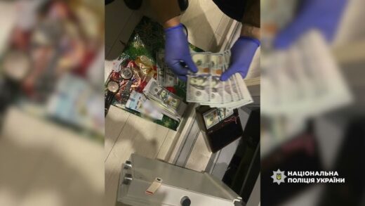 «20 000 доларів і ти непридатний до служби» – поліція затримала організатора схеми та його спільника