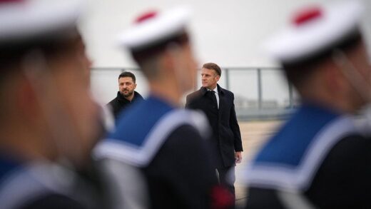 Новини України - Зеленський прибув у Париж і зустрівся з Макроном