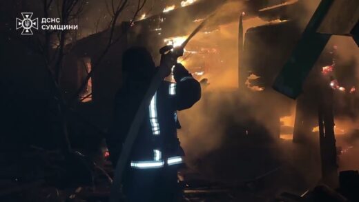 Сумщина: рятувальники гасять пожежі після російських ударів