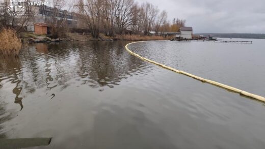 Новини України - На Вінниччині стався викид мазуту у Ладижинське водосховище