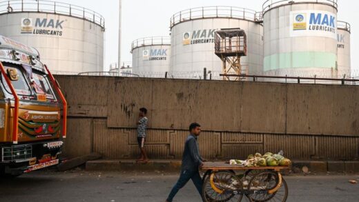 Новини бізнесу - Поставки нафти з РФ в Індію впали до найнижчого рівня за три роки - ЗМІ