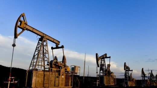 Новини світу - Рекордні падіння поставок нафти б'ють по бюджету РФ - ЗМІ