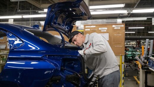 Новини світу - Росіян задумали масово пересадити на вітчизняні авто