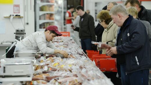 Новини світу - Росіяни економлять на їжі: виробництво скоротилося вперше за 15 років
