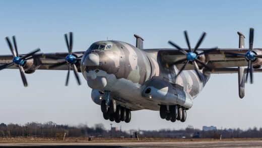 Новини світу - У Росії літак Ан-22 впав у водосховище