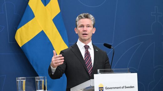 Новини світу - У Швеції закликали надати Україні "репараційну позику"