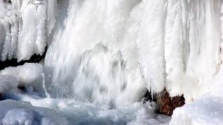 Новини України - Крига повністю скувала Джуринський водоспад